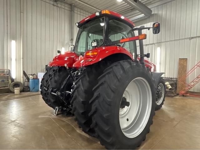 Image of Case IH Magnum 180 equipment image 2
