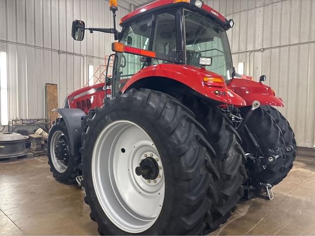 Image of Case IH Magnum 180 equipment image 4