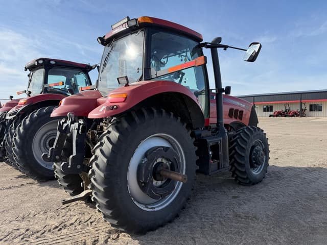 Image of Case IH Magnum 180 equipment image 4