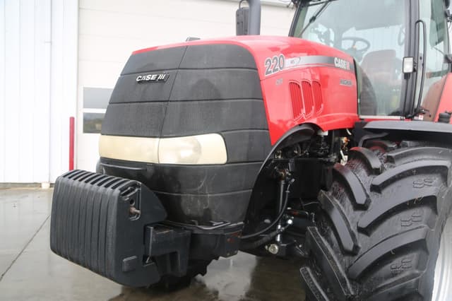 Image of Case IH Magnum 220 equipment image 3