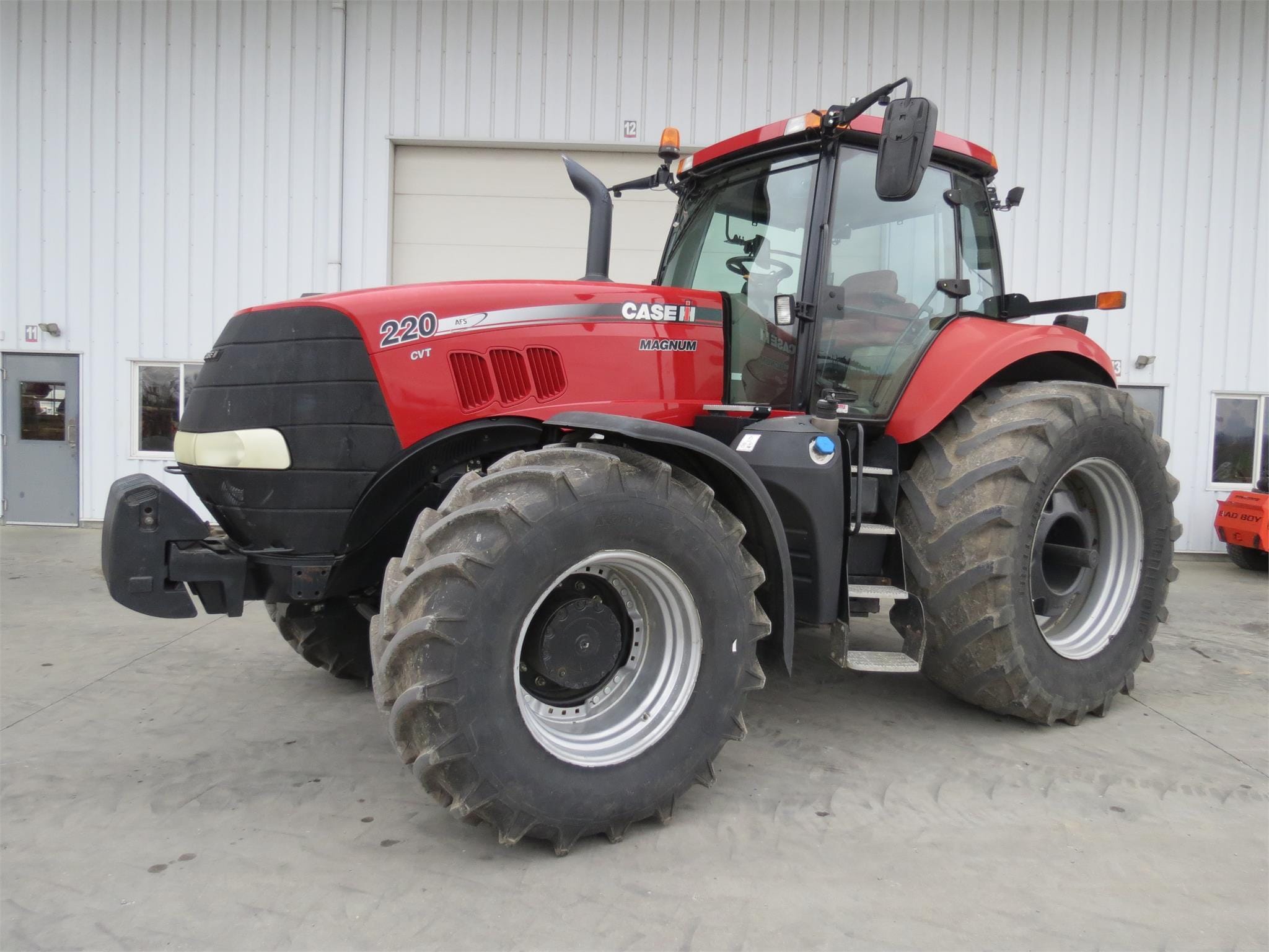 2014 Case IH Magnum 220 Equipment Image0