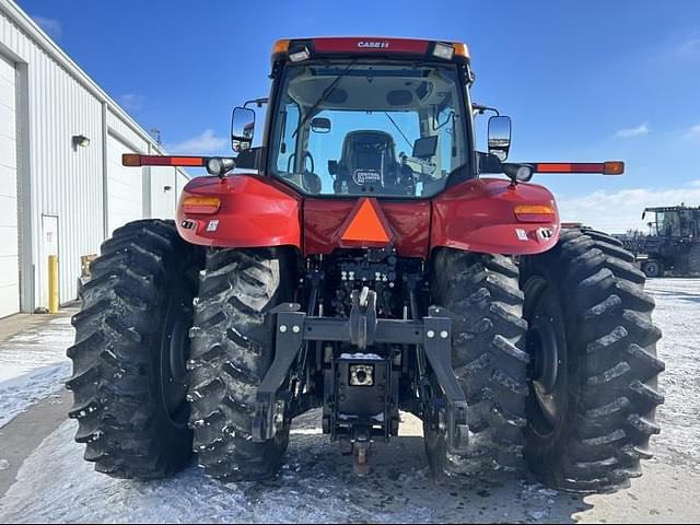 Image of Case IH Magnum 220 equipment image 3