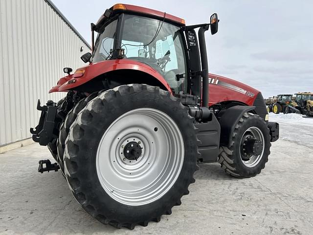 Image of Case IH Magnum 235 equipment image 3