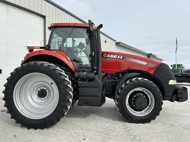 Image of Case IH Magnum 235 equipment image 1