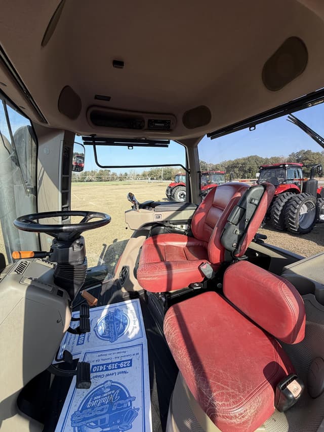Image of Case IH Magnum 235 equipment image 4