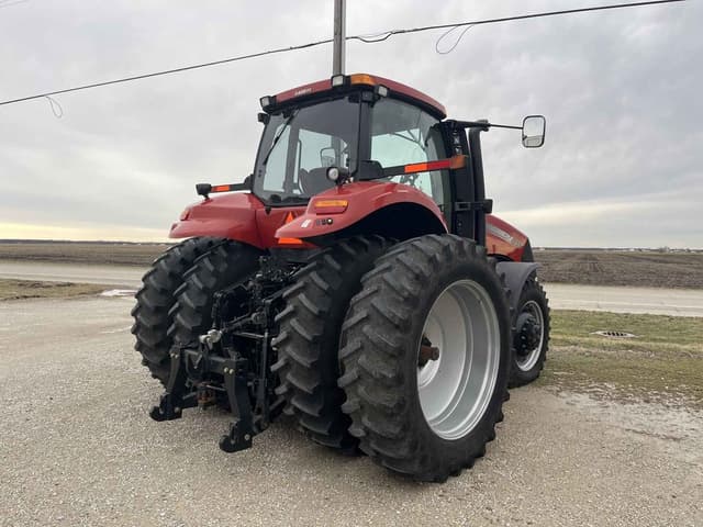 Image of Case IH Magnum 235 equipment image 4