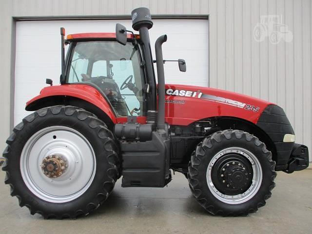 Image of Case IH Magnum 235 equipment image 3