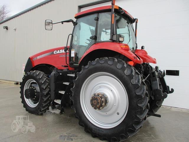 Image of Case IH Magnum 235 equipment image 4