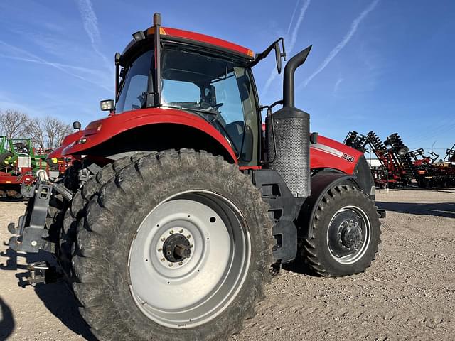 Image of Case IH Magnum 250 equipment image 3