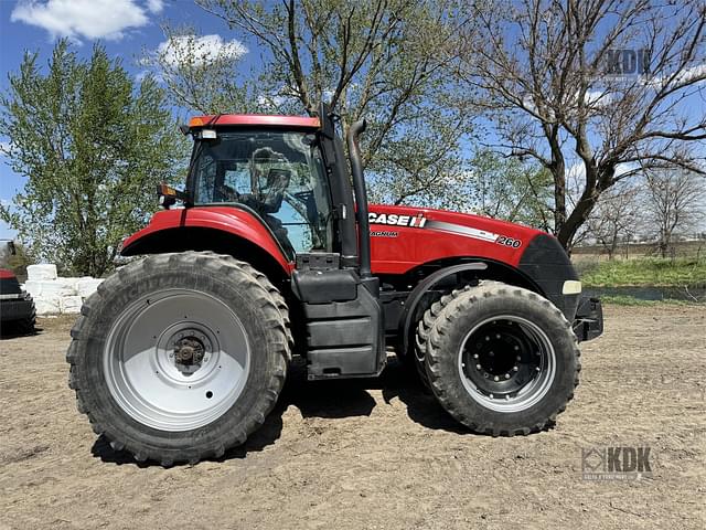 Image of Case IH Magnum 260 equipment image 2