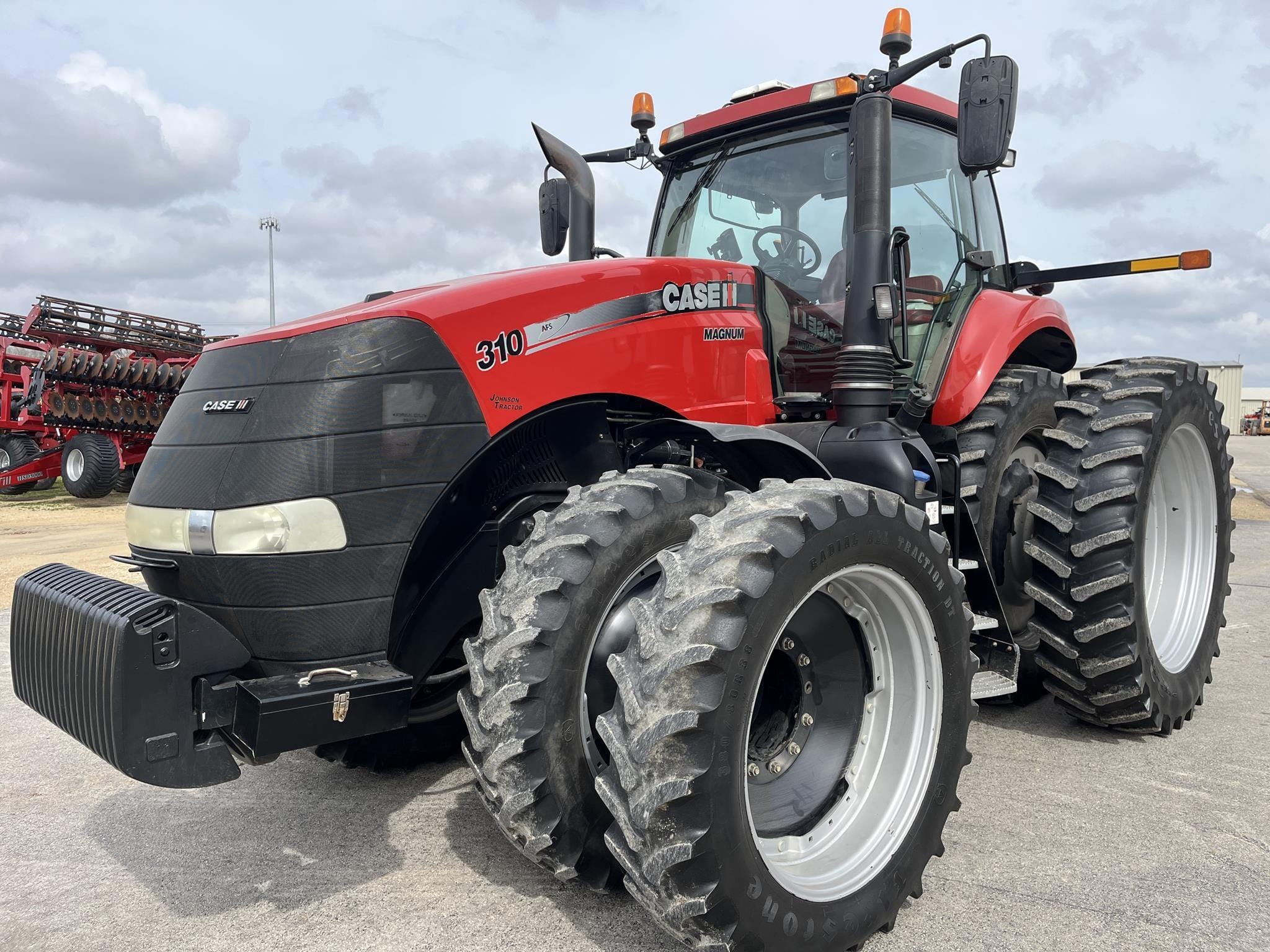 2014 Case IH Magnum 310 Equipment Image0
