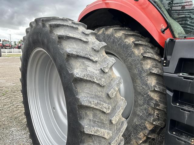 Image of Case IH Magnum 310 equipment image 4