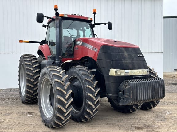2014 Case IH Magnum 340 Equipment Image0
