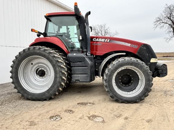 Image of Case IH Magnum 340 equipment image 4