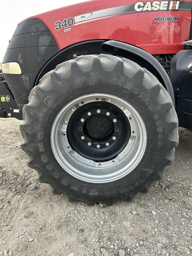 Image of Case IH Magnum 340 equipment image 4