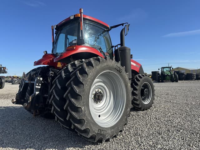 Image of Case IH Magnum 340 equipment image 4