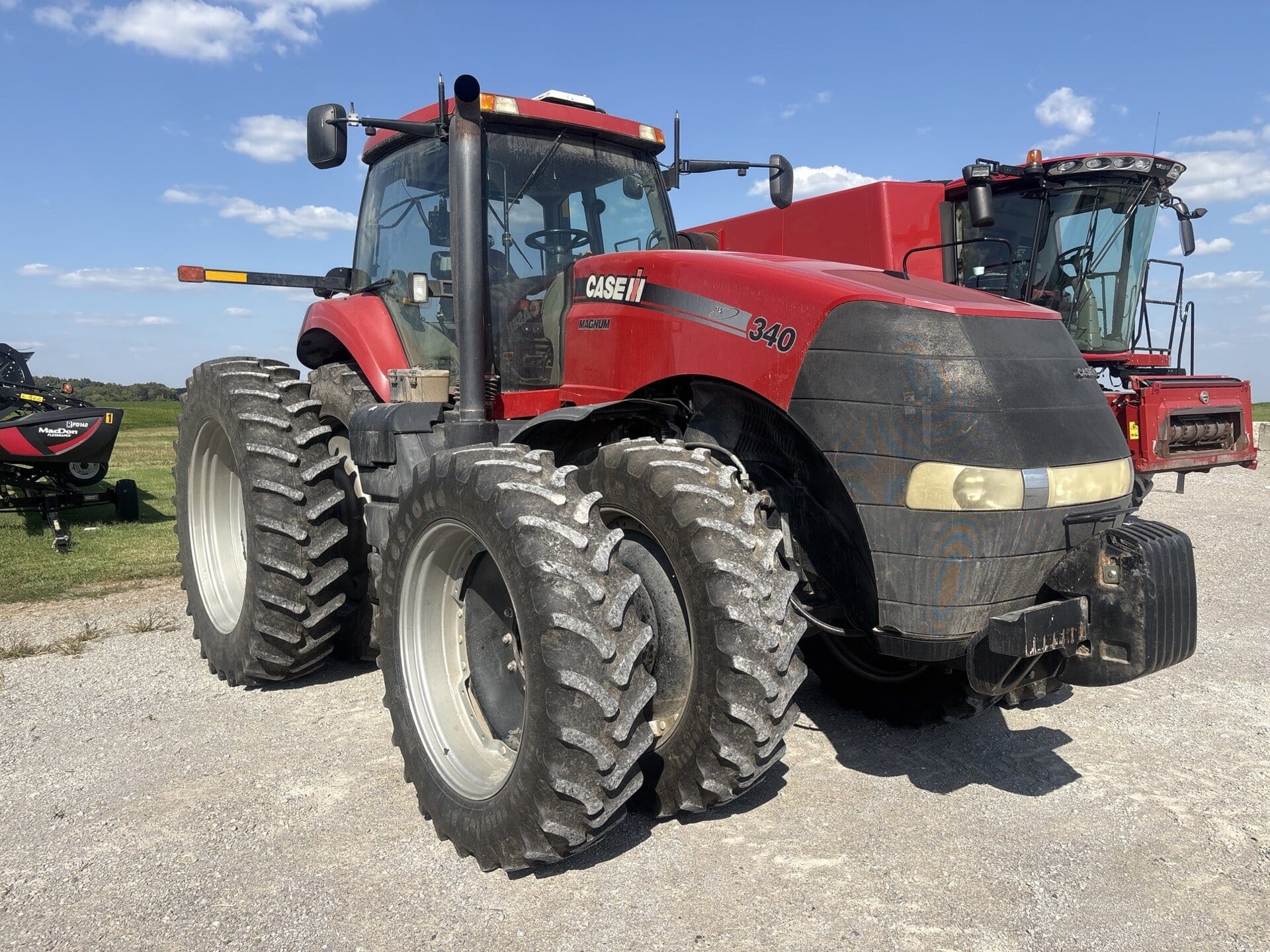 2014 Case IH Magnum 340 Equipment Image0