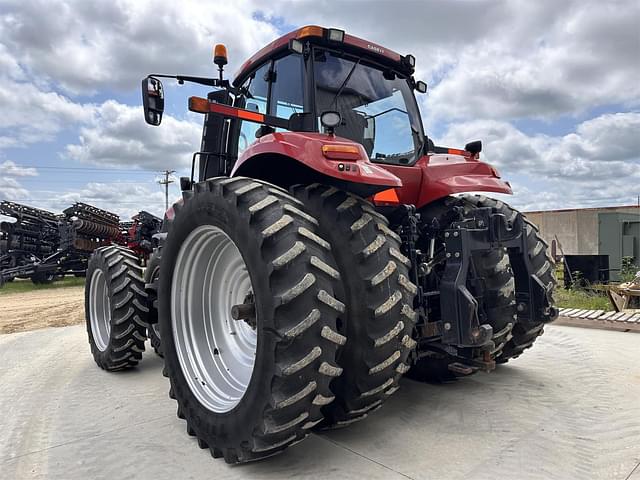 Image of Case IH Magnum 340 equipment image 4