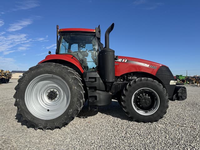 Image of Case IH Magnum 340 equipment image 3