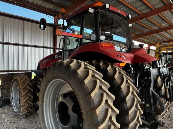 Image of Case IH Magnum 340 equipment image 2