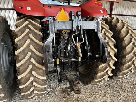 Image of Case IH Magnum 340 equipment image 4