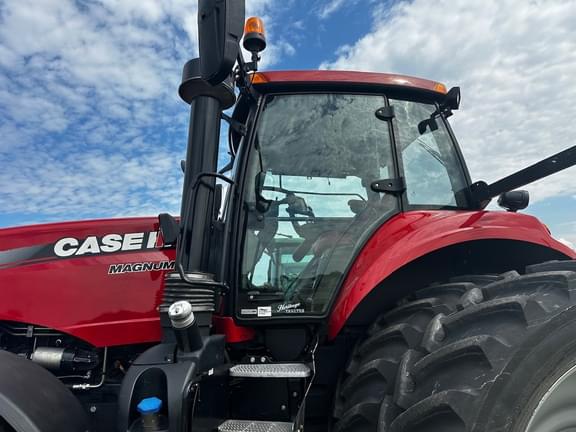 Image of Case IH Magnum 340 equipment image 2