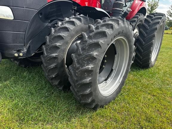 Image of Case IH Magnum 340 equipment image 1