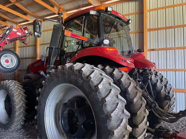 Image of Case IH Magnum 340 equipment image 4