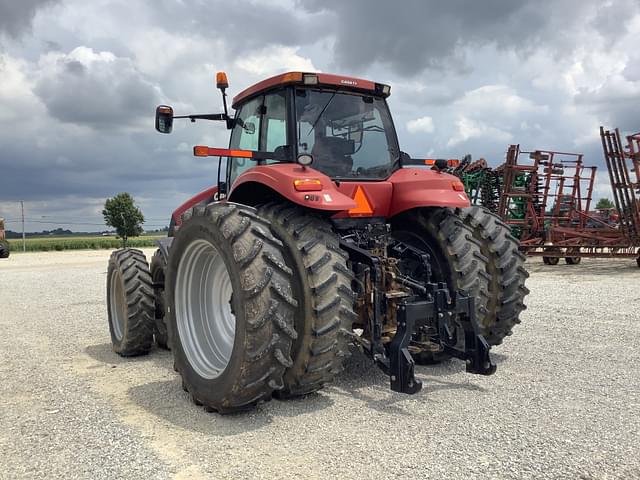 Image of Case IH Magnum 340 equipment image 4
