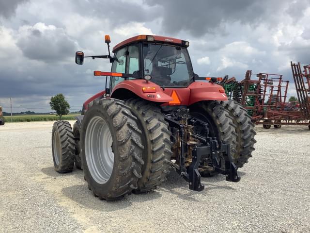 Image of Case IH Magnum 340 equipment image 4