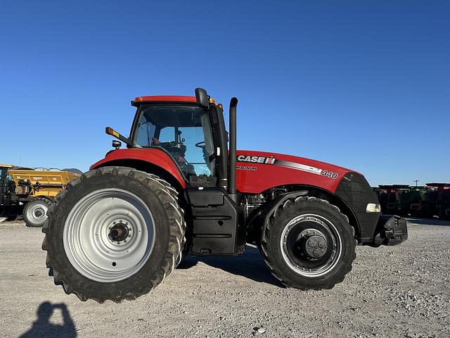 Image of Case IH Magnum 340 equipment image 2