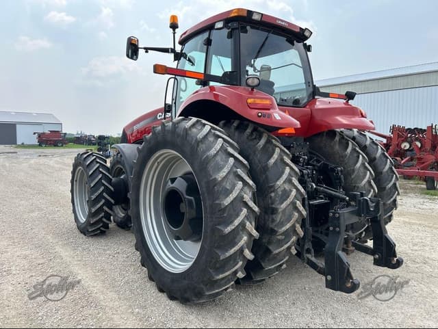 Image of Case IH Magnum 340 equipment image 4