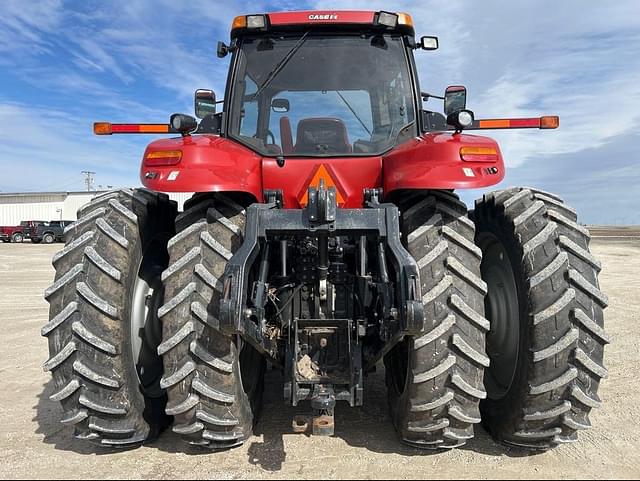 Image of Case IH Magnum 340 equipment image 3