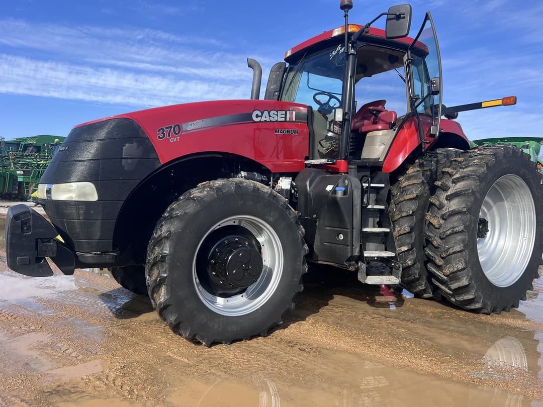 Image of Case IH Magnum 370 Primary image