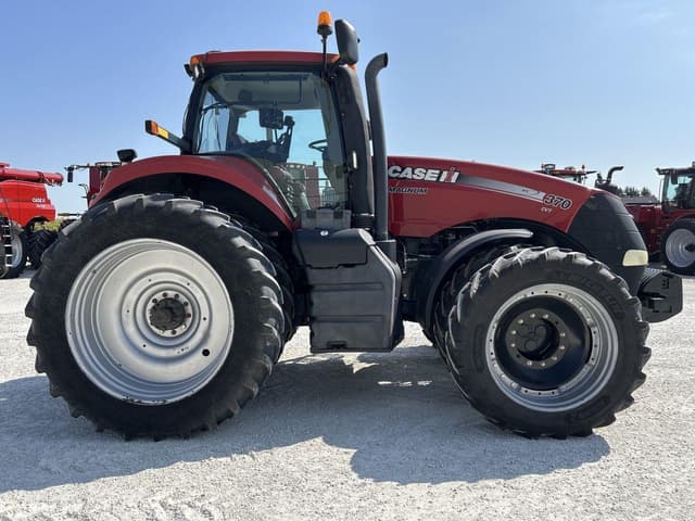 Image of Case IH Magnum 370 equipment image 1