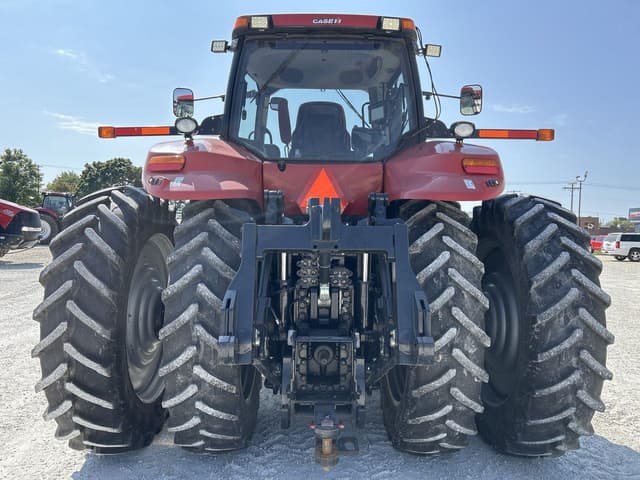 Image of Case IH Magnum 370 equipment image 3