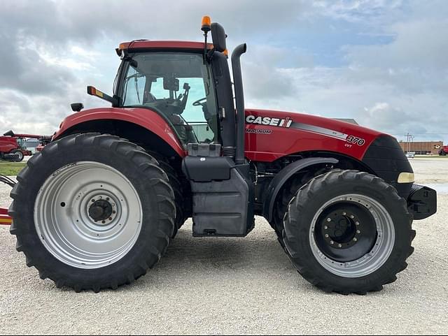 Image of Case IH Magnum 370 equipment image 1