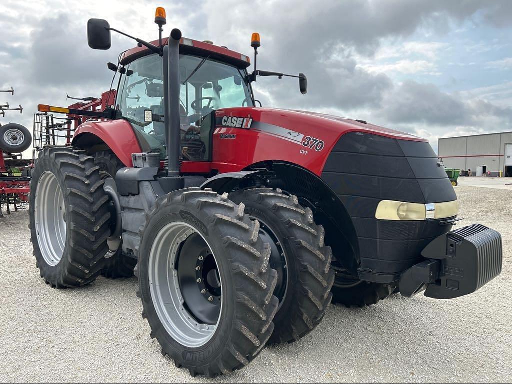 Image of Case IH Magnum 370 Primary image
