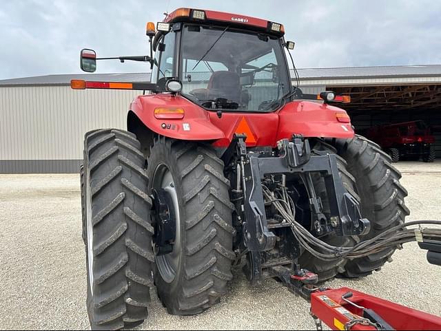 Image of Case IH Magnum 370 equipment image 4
