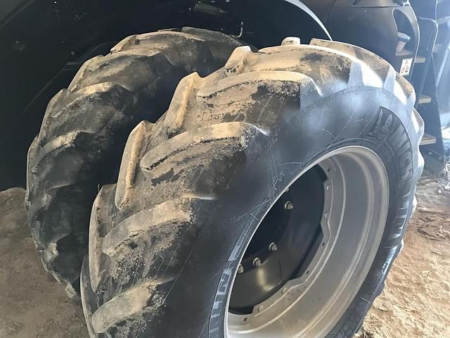Image of Case IH Magnum 380 equipment image 3