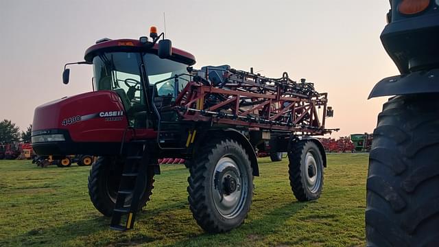 Image of Case IH Patriot 4430 equipment image 3