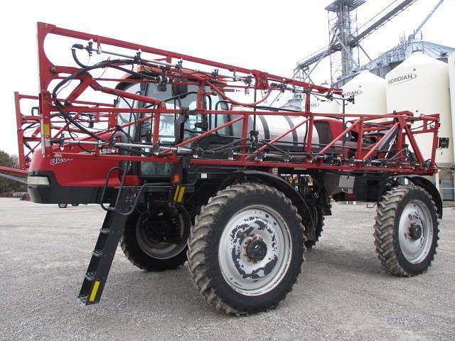 Image of Case IH 3230 Patriot Primary image