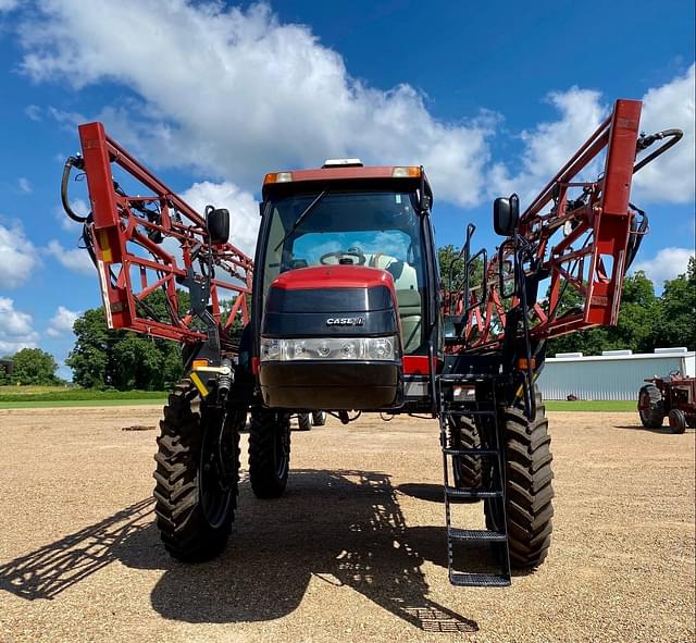 Image of Case IH Patriot 3240 equipment image 1