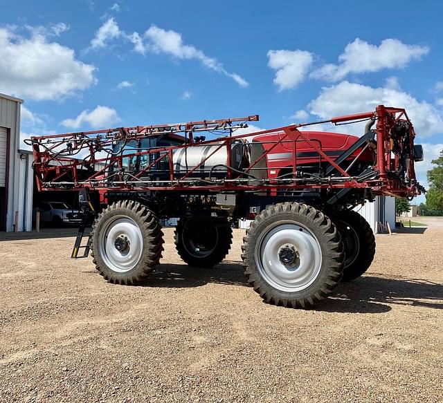 Image of Case IH Patriot 3240 equipment image 3