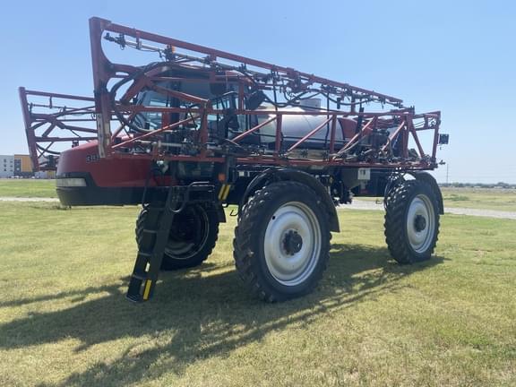 Image of Case IH 3330 Patriot equipment image 3