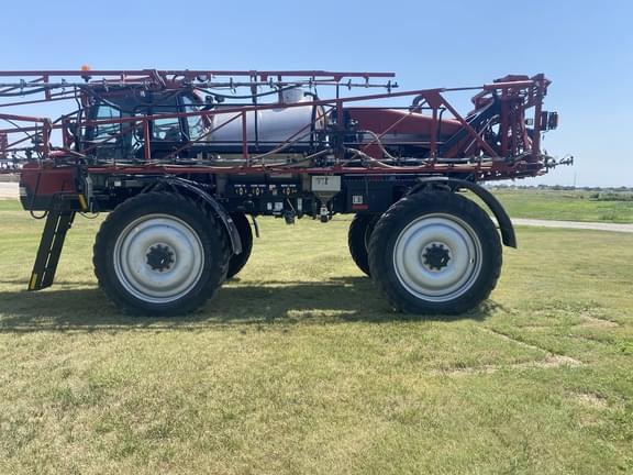 Image of Case IH 3330 Patriot equipment image 1