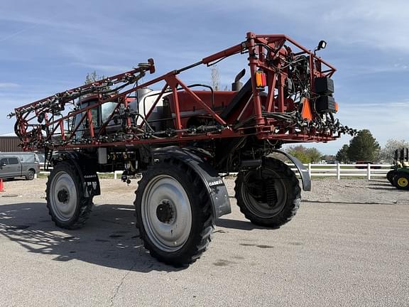Image of Case IH 3330 Patriot equipment image 2