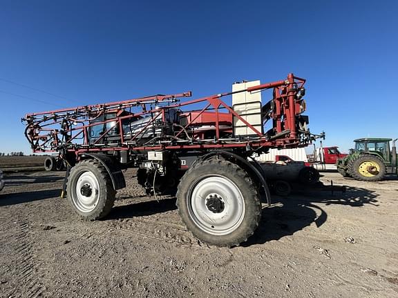 Image of Case IH 3330 Patriot equipment image 4