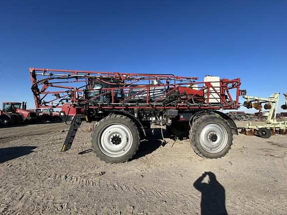 Image of Case IH 3330 Patriot equipment image 3