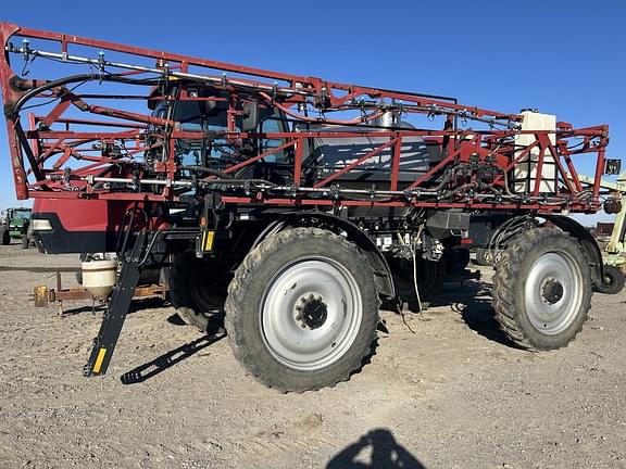 Image of Case IH 3330 Patriot equipment image 2